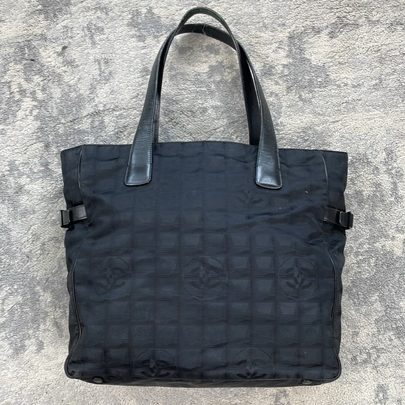 Chanel Travel Line Canvas Leather Tote Bag GM Black Side Buckles Zip Top - Picture 4 of 17